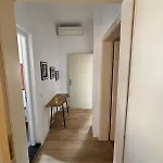 Itan Cozy Modern
