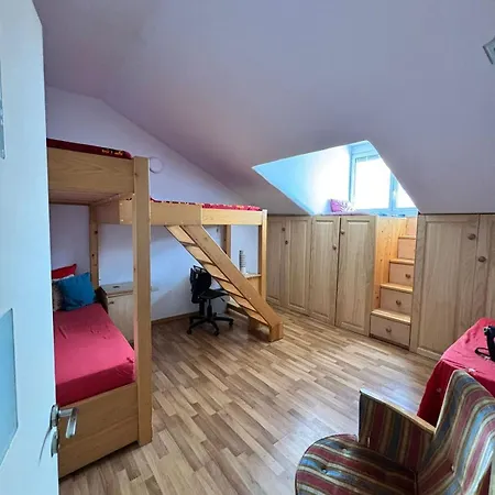 Itan Cozy Modern Apartment