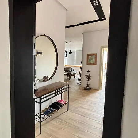 Itan Cozy Modern Apartment Tirana