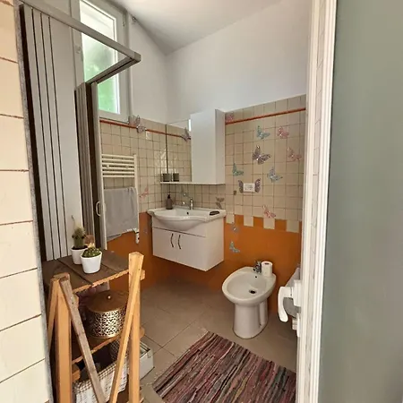 Itan Cozy Modern Apartment