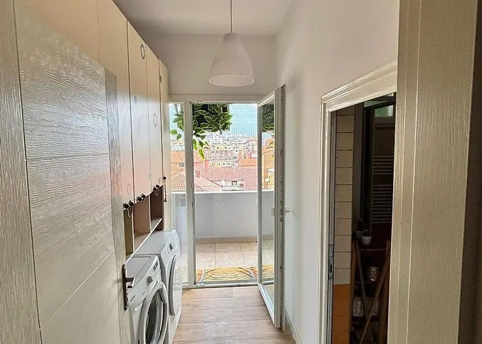 Itan Cozy Modern * 地拉那