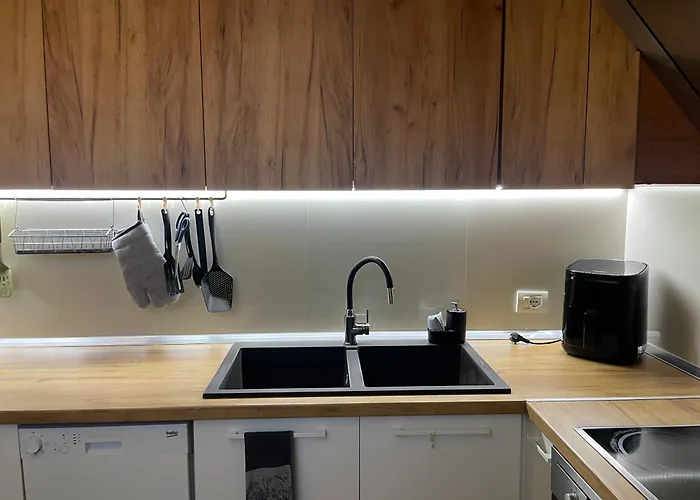 Itan Cozy Modern 地拉那